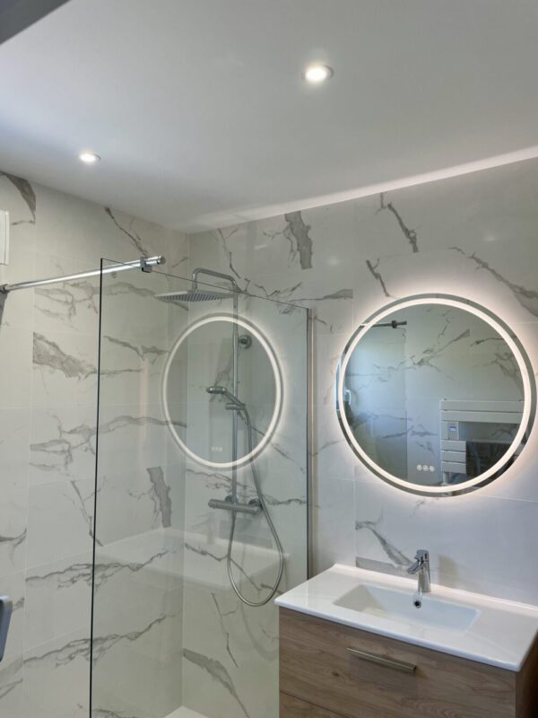 Mirroir de salle de bain electrique